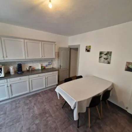 Nest Apartment *